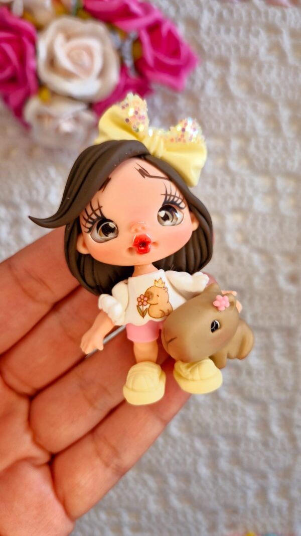 Menina Com Capivara